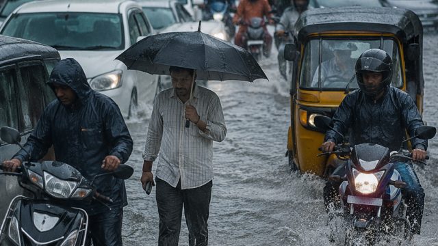 Hyderabad Faces Disruption as Heavy Rains Lead to Power Cuts and Traffic Chaos