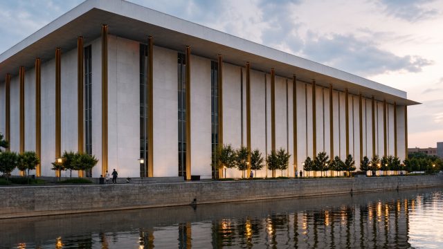 Kennedy Center Unveils Facade Without Trump's Name: A Controversial Change