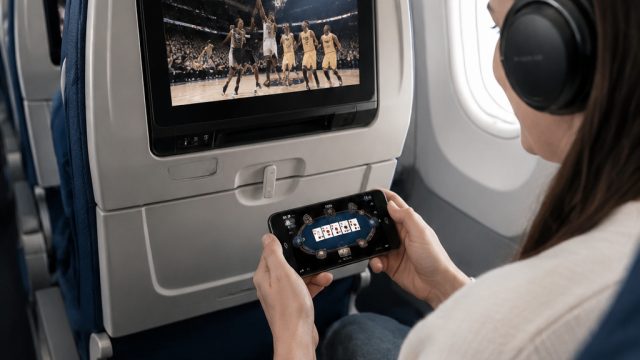 United Airlines Enhances In-Flight Experience with Live Streaming Sports