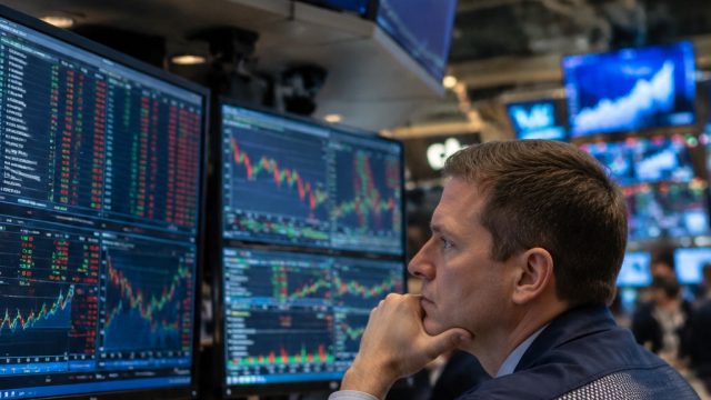 Market Anticipates Micron's Earnings Report: Key Insights for Investors