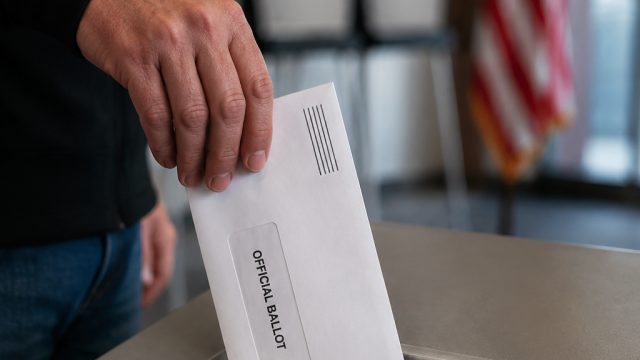 New Proposal Threatens Mail-in Voting Efficiency Amid Election Cycle | aturan permainan bola bekel, 